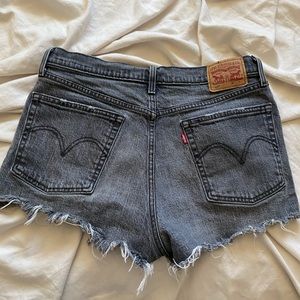 LEVIS 501 booty shorts